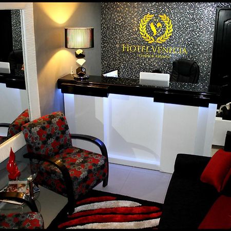 Hotel Venecia 瓦努科 外观 照片