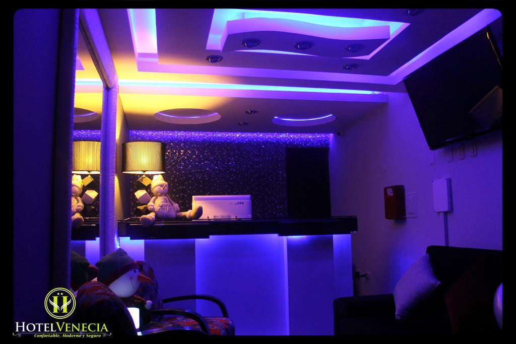 Hotel Venecia 瓦努科 外观 照片