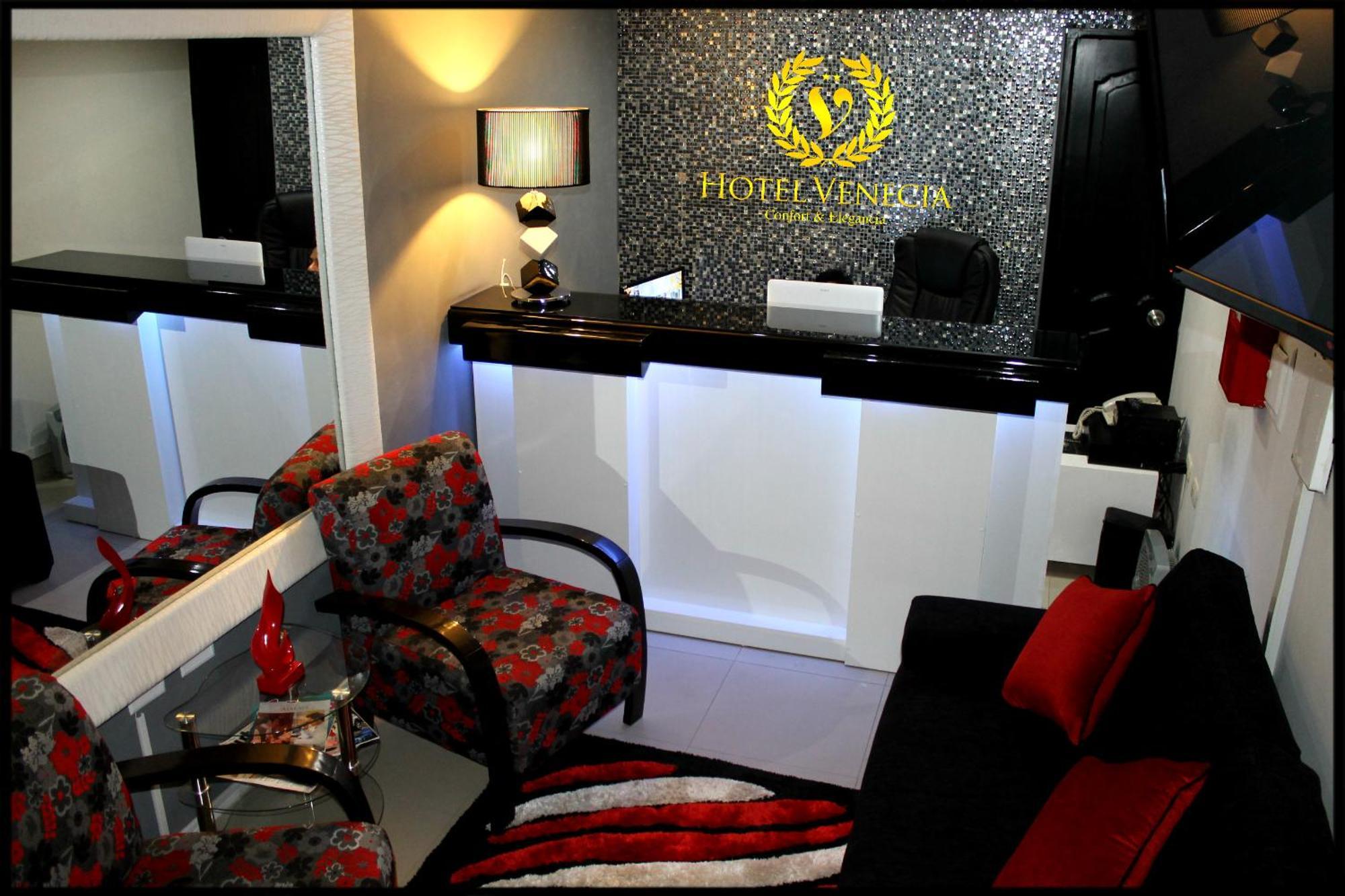 Hotel Venecia 瓦努科 外观 照片