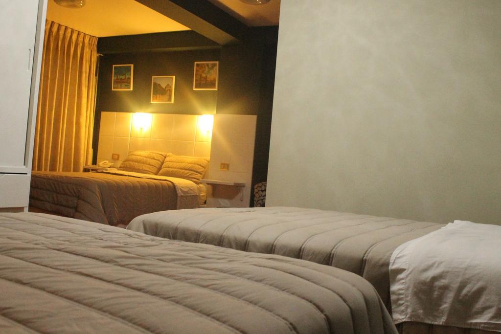Hotel Venecia 瓦努科 外观 照片