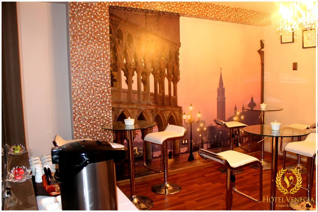 Hotel Venecia 瓦努科 外观 照片