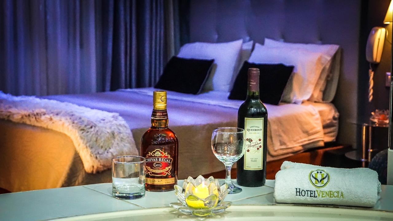 Hotel Venecia 瓦努科 外观 照片